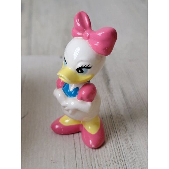 Vintage Japan Daisy Duck mini ceramic pink Disney figure - Picture 2 of 11